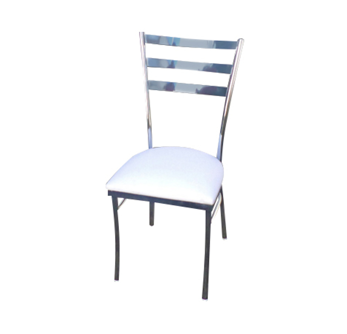 Cadeira cromada na região da Barra da tijuca